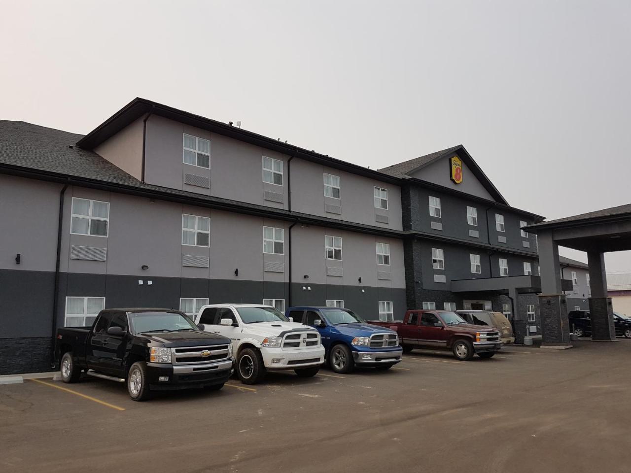 Hotel Super 8 By Wyndham Hardisty Exterior foto