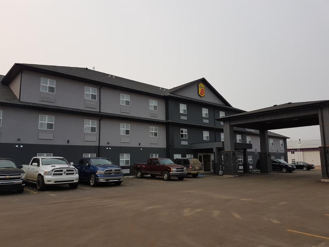 Hotel Super 8 By Wyndham Hardisty Exterior foto